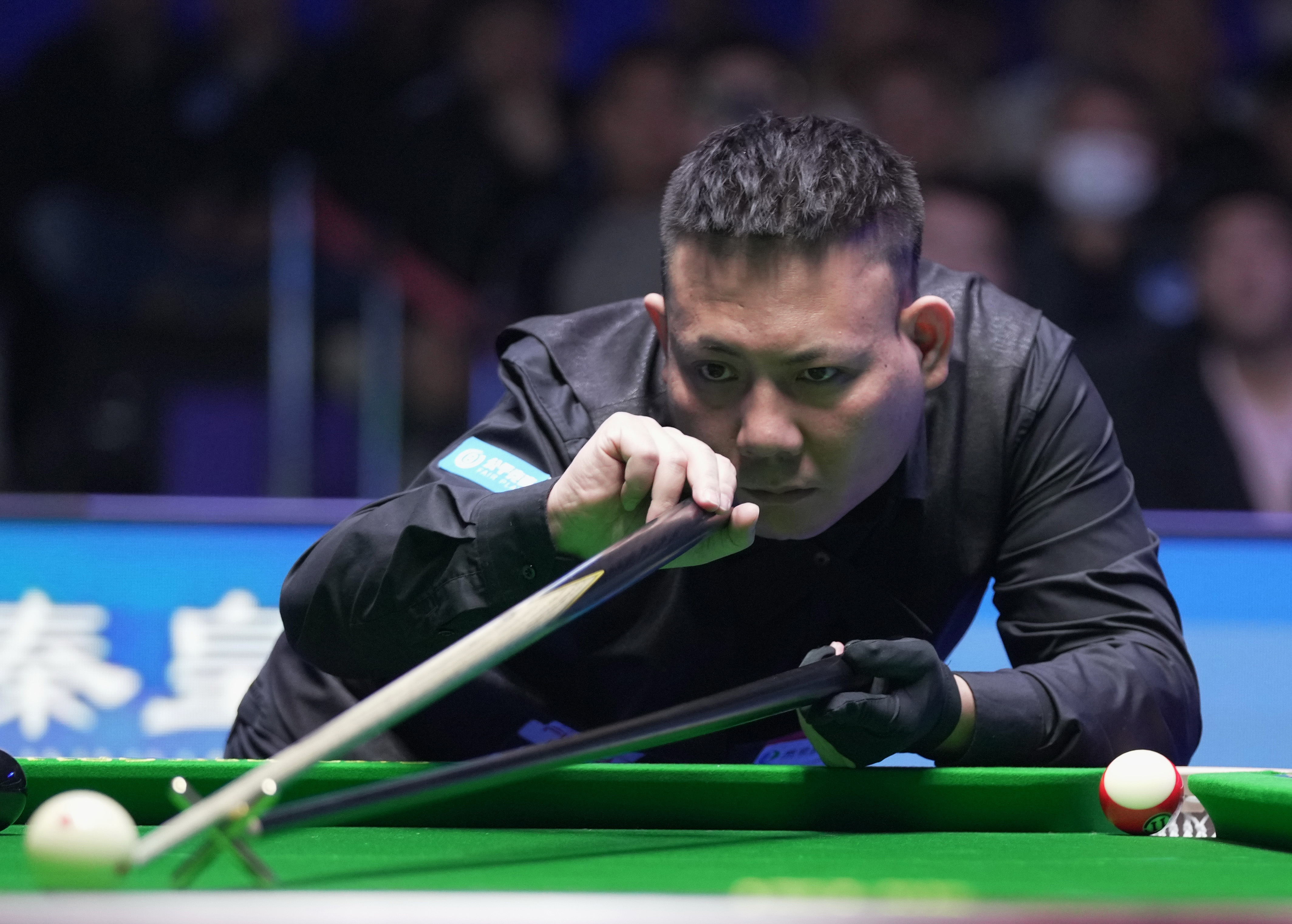 的双重舞台 的双重舞台